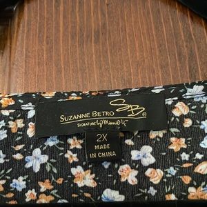 V/necked short sleeve blouse